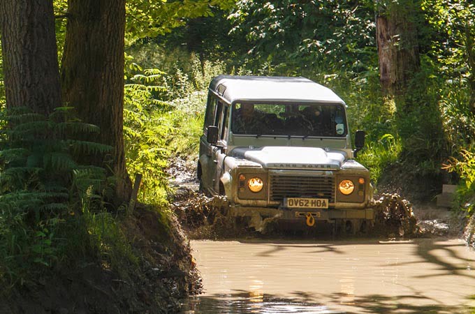 Three Signs That The Head Gasket of Your Land Rover Could Be Failing